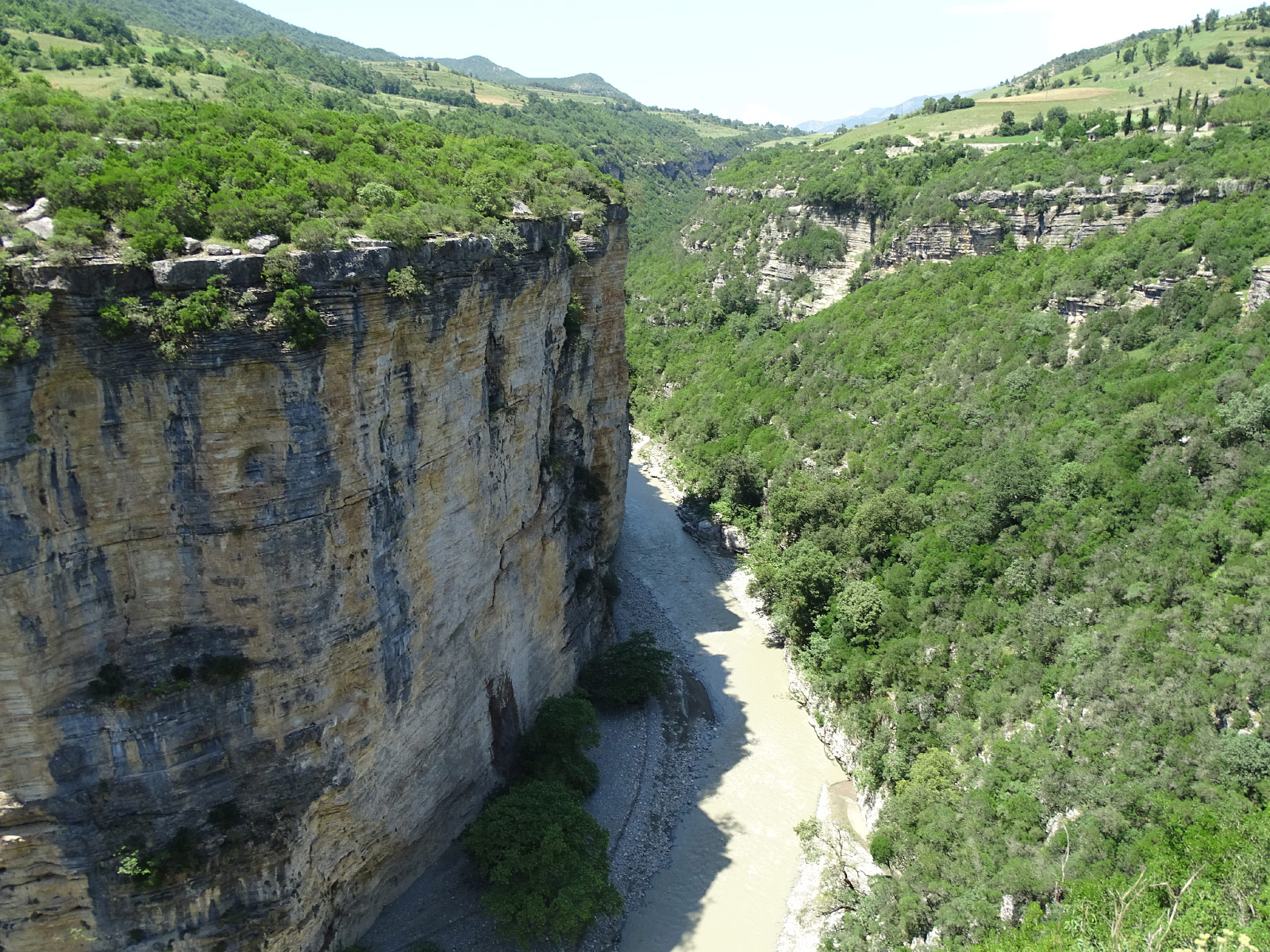 Osum Canyon (Photo license: CC BY 2.0)